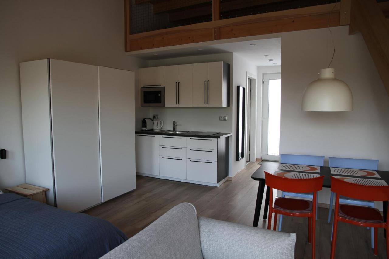 Apartmany Hluboka Nad Vltavou S Vyhledem Na Zamek Exterior foto